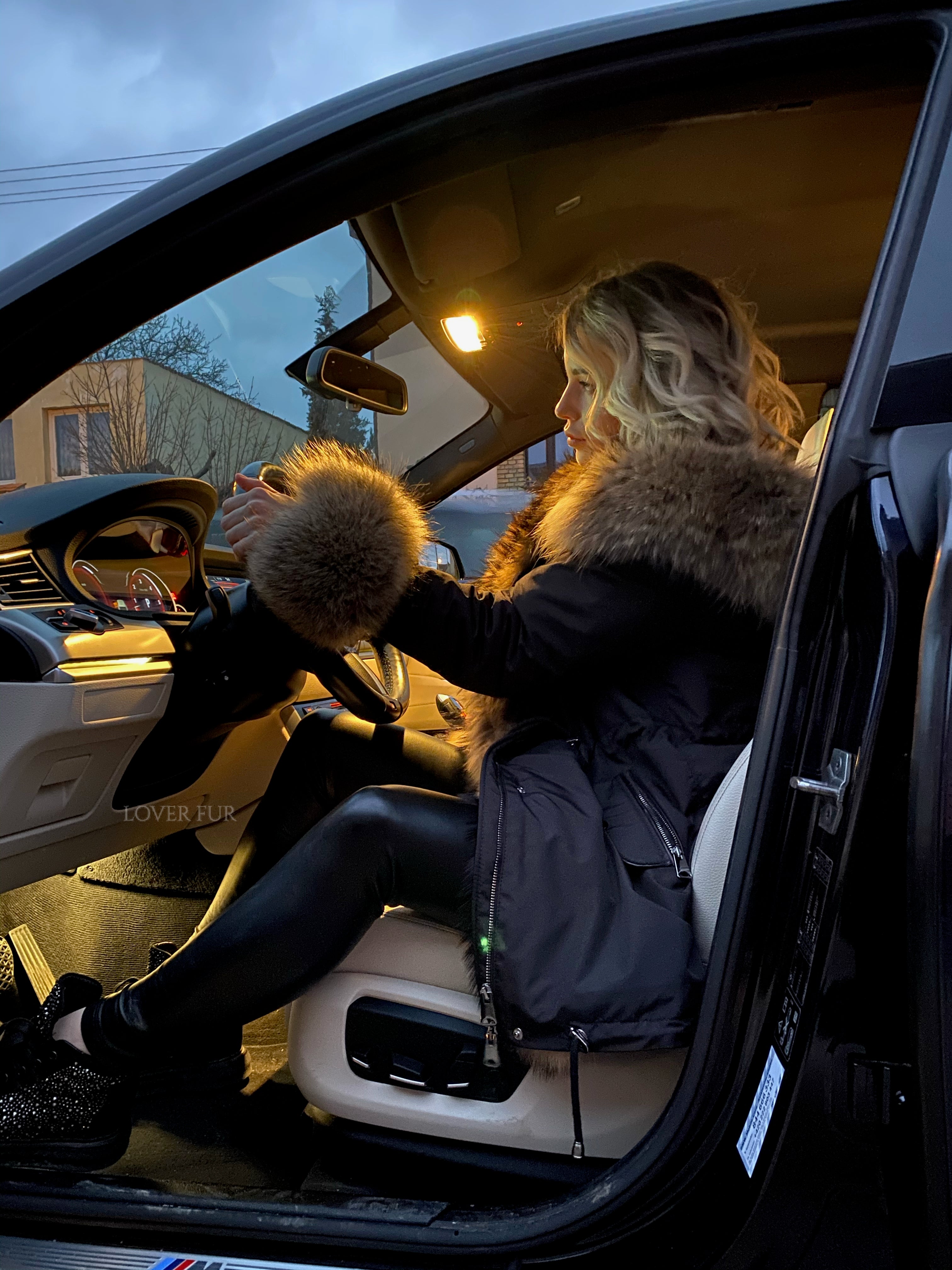 Water repellent parker coat with raccoon fur