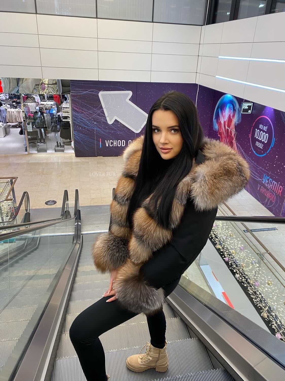 BOMBER JACKET