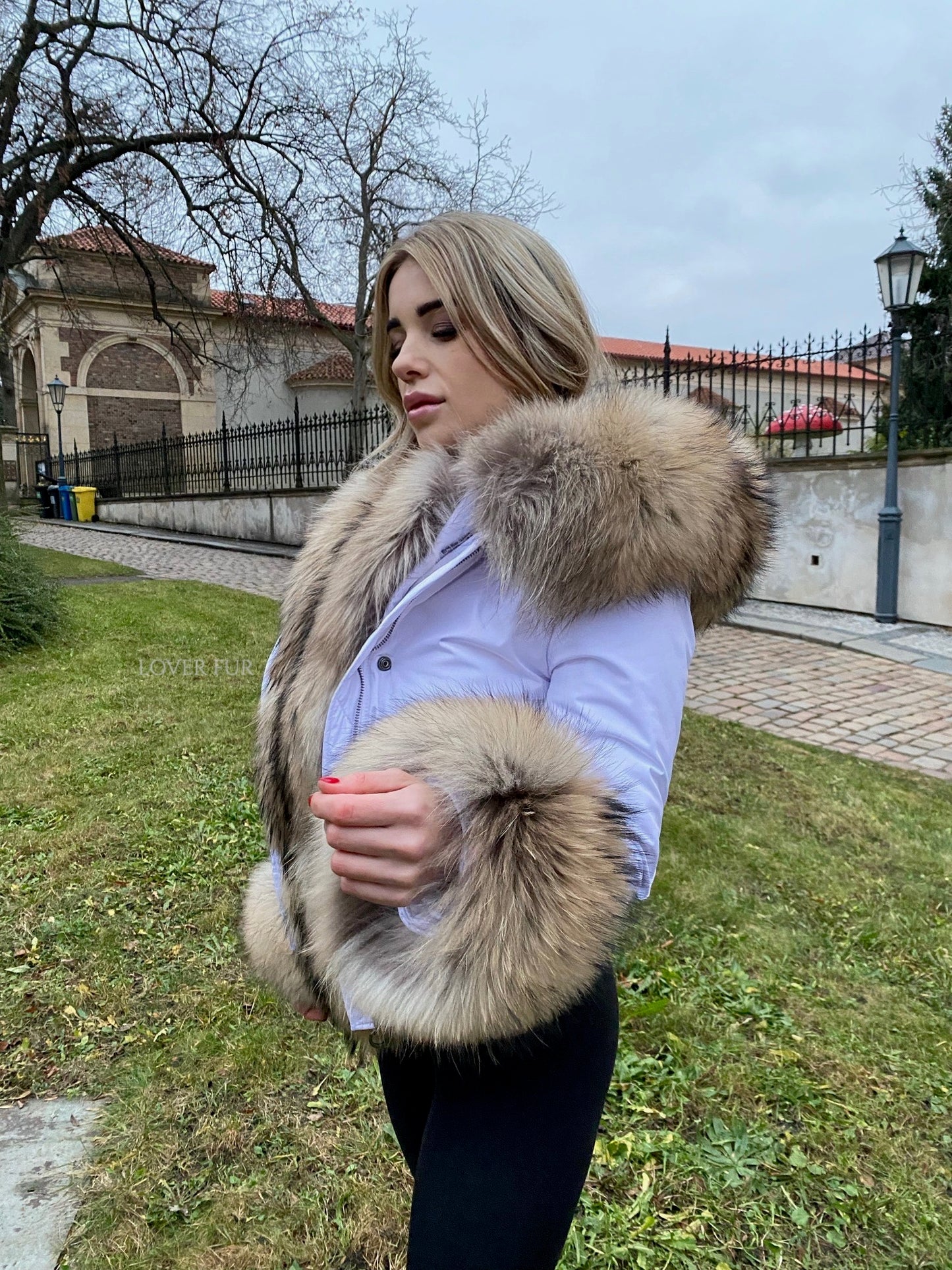 BOMBER JACKET