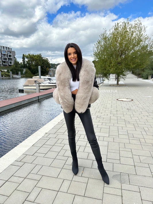 LEATHER JACKET WITH FOX FUR